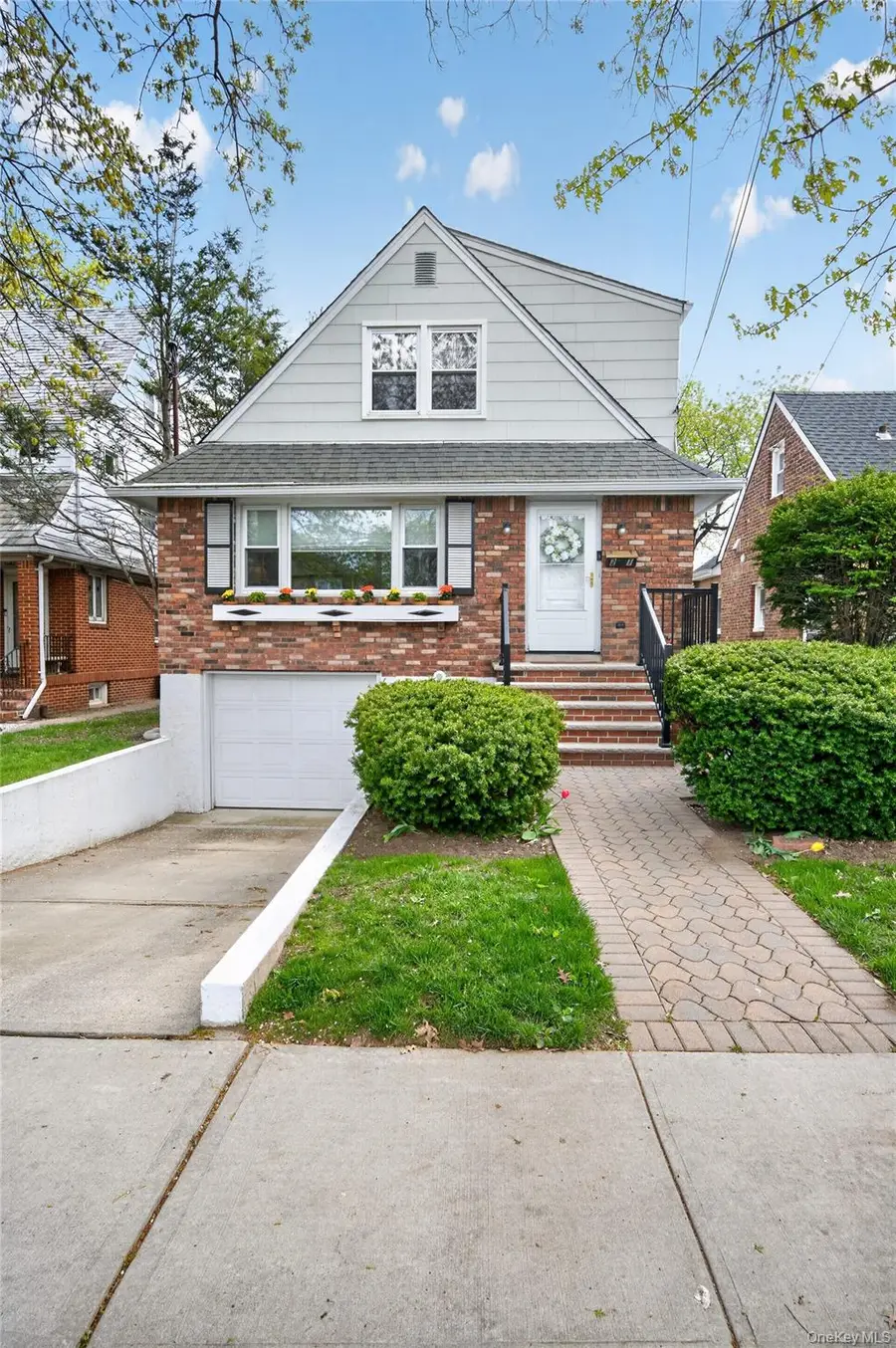 21 Whitney Avenue, Floral Park, NY 11001 - #2