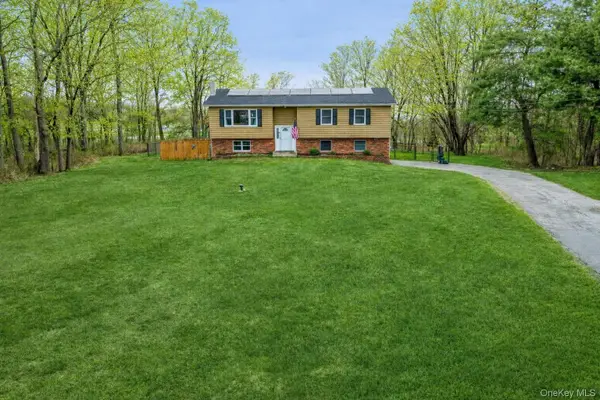 22 Valkill Drive, Poughkeepsie, NY 12601