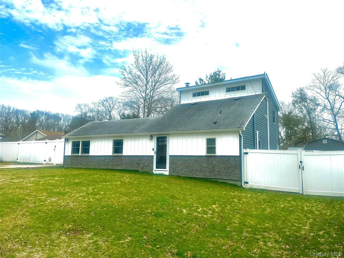 8 Alice Street, East Patchogue, NY 11772 - #1