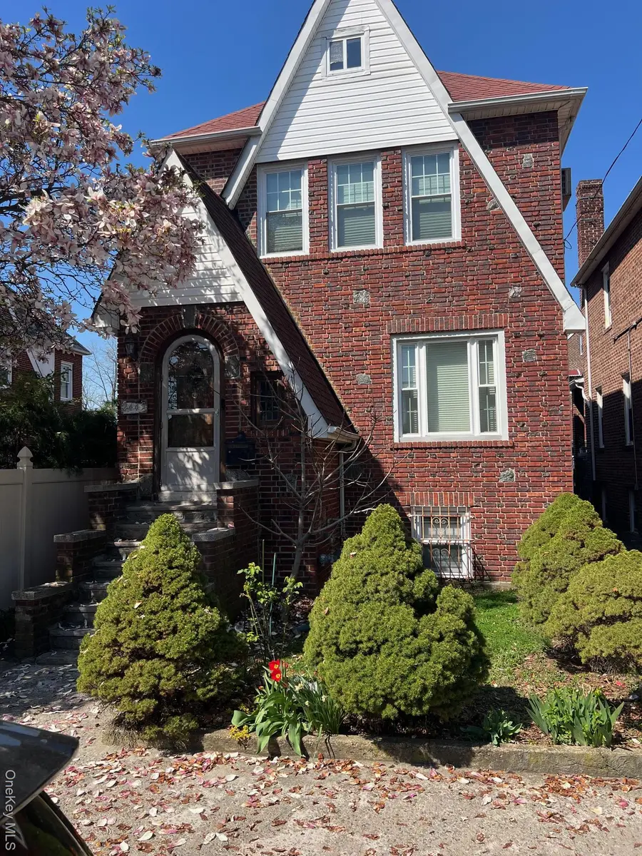 2445 Yates Avenue, Bronx, NY 10469 - #3