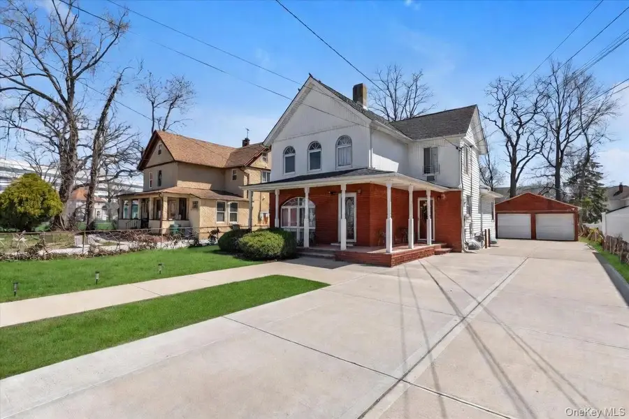 38 5th Street, Valley Stream, NY 11581 - #2