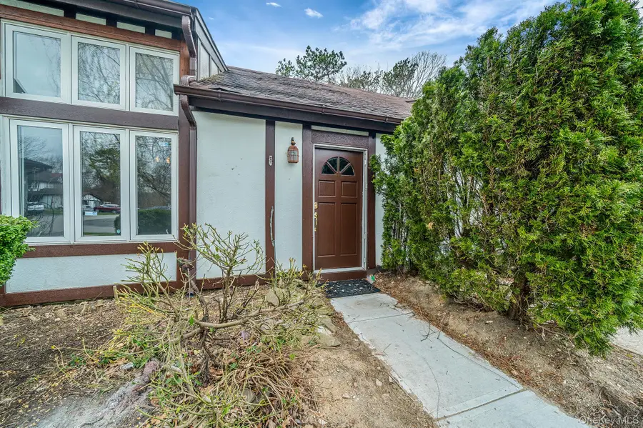 26 Amesworth Court, Middle Island, NY 11953 - #2