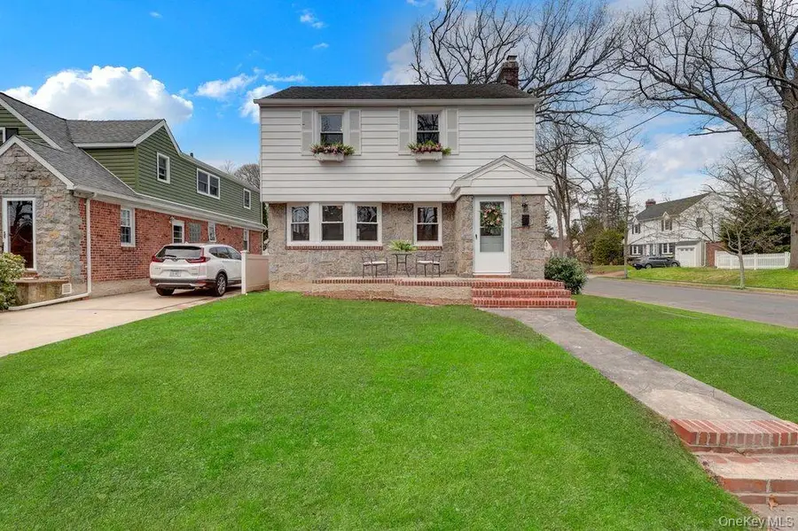 31 Carol Street, Lynbrook, NY 11563 - #2