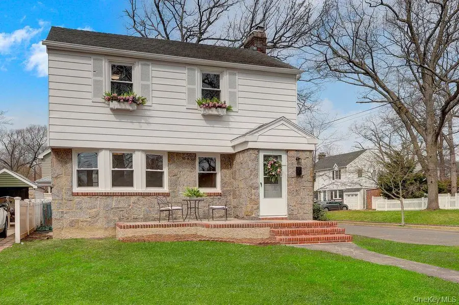 31 Carol Street, Lynbrook, NY 11563 - #3