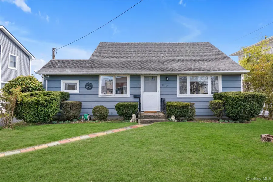 112 Harrison Place, Massapequa, NY 11758 - #2