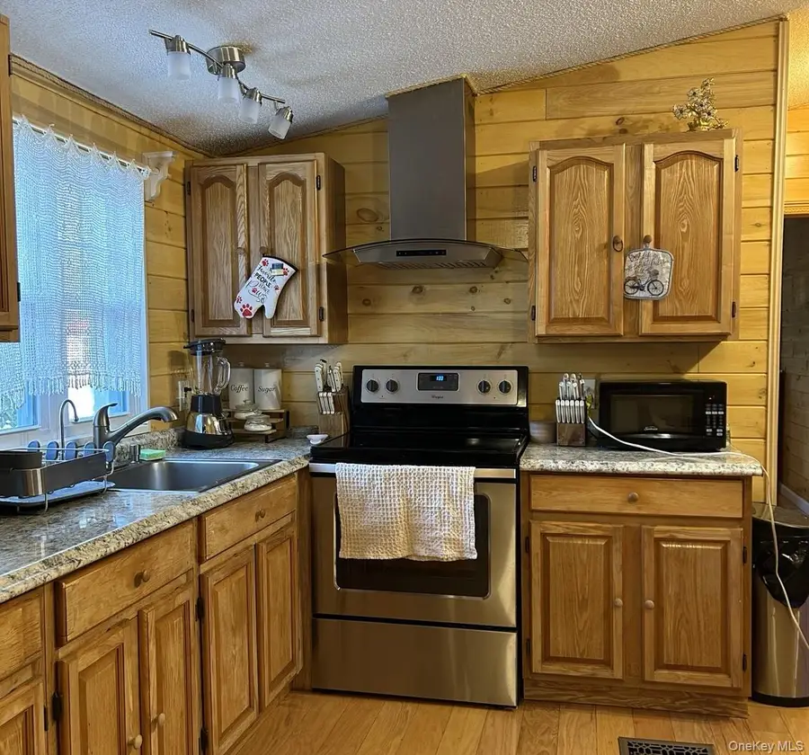 68 Oxford Circle, Fallsburg, NY 12759 - #3