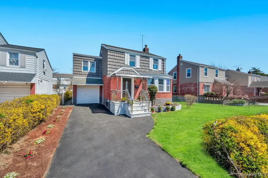 160 Fallon Avenue, Elmont, NY 11003 - #2