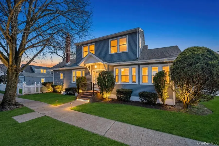 24 W Dover Street, Valley Stream, NY 11580 - #3