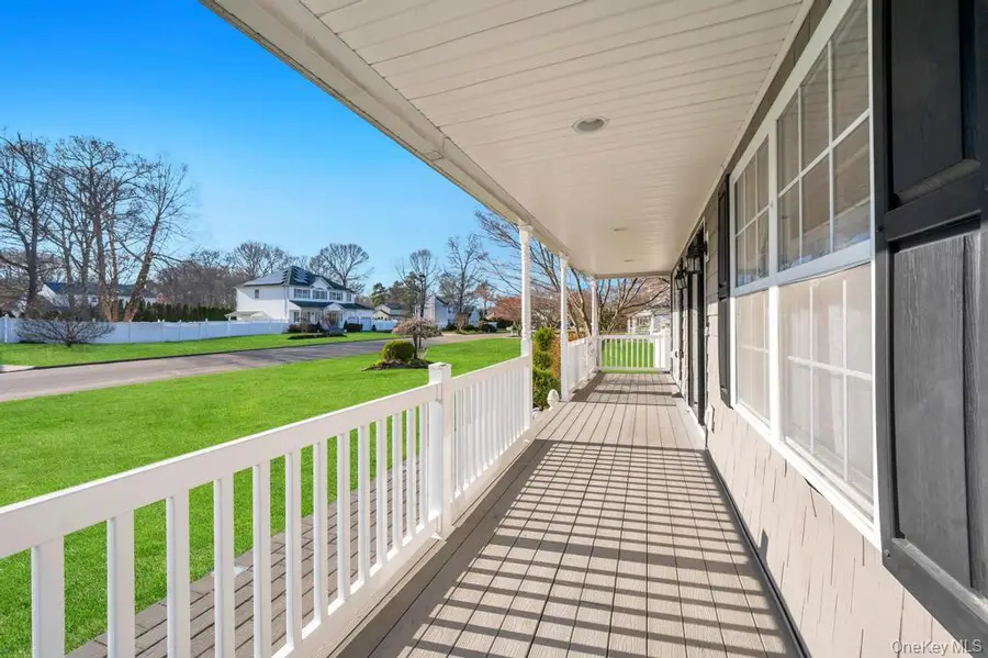 29 Harwood Way, Coram, NY 11727 - #3