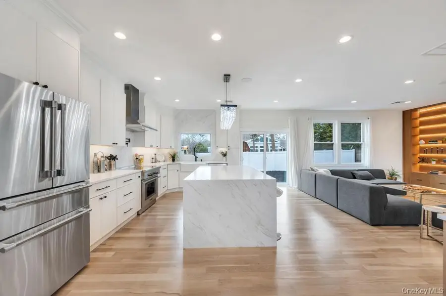 19 Arrow Lane, Hicksville, NY 11801 - #2