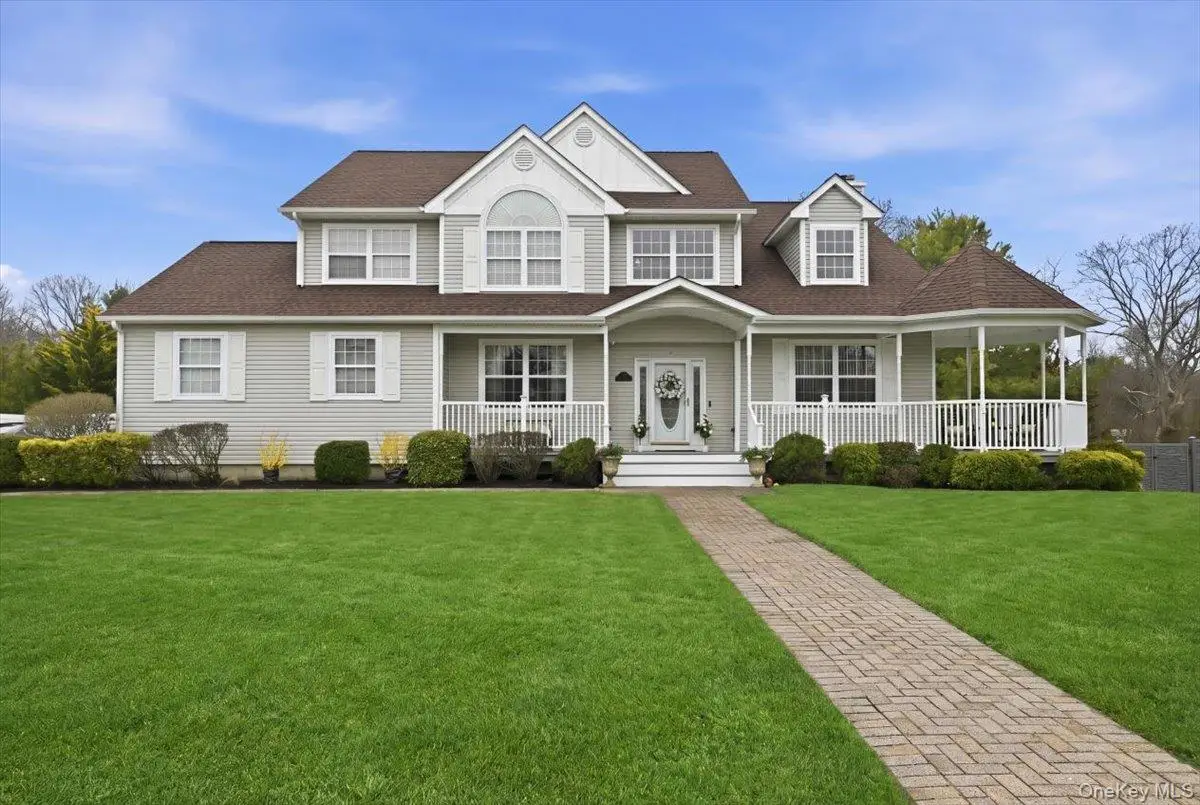 5 Landings Lane, East Patchogue, NY 11772 - #1