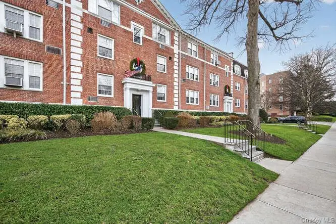 24 Hamilton Place #F-1, Garden City, NY 11530 - #1