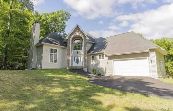 21 Huyler Drive, Hyde Park, NY 12538