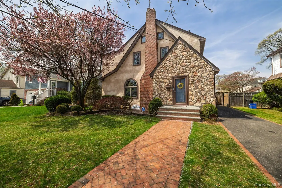 96 Southard Avenue, Rockville Centre, NY 11570 - #1