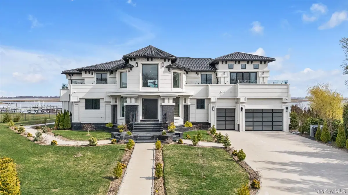 190 Curtis Road, Hewlett Neck, NY 11598 - #1