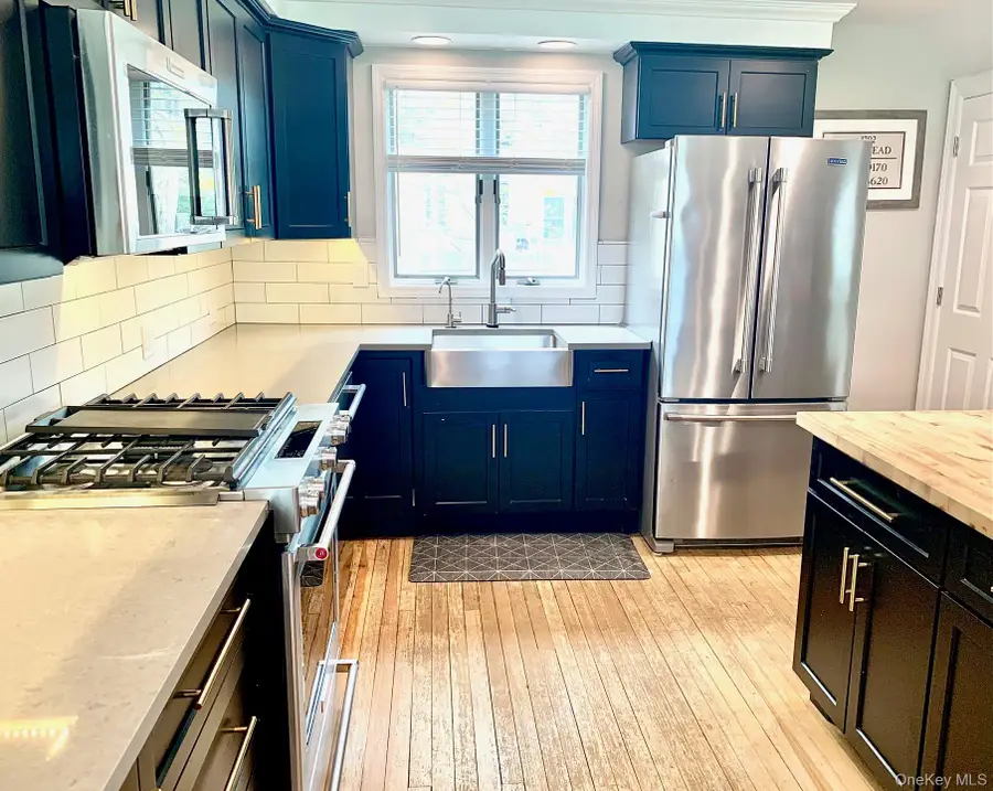 435 Middle Road, Riverhead, NY 11901 - #2