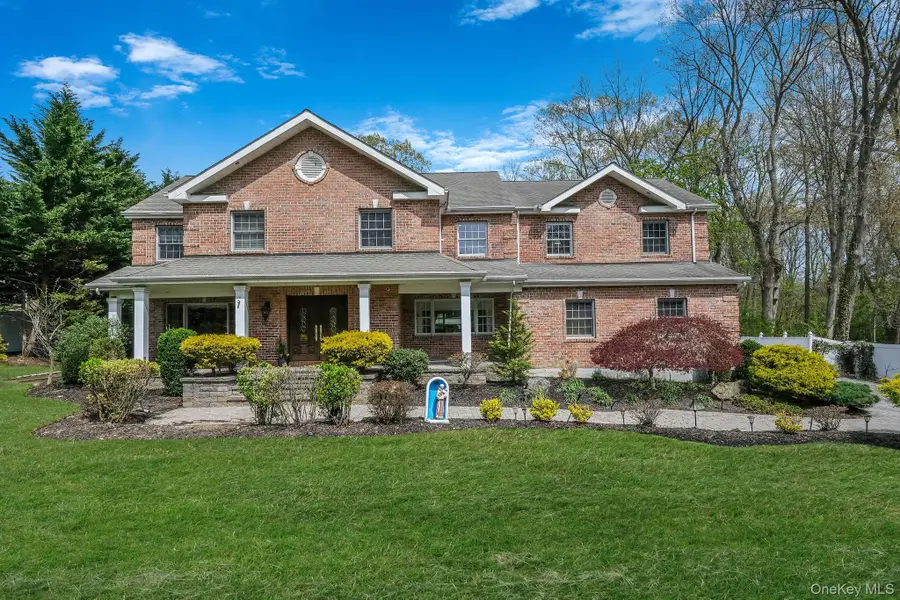 9 Arista Court, Dix Hills, NY 11746 - #2