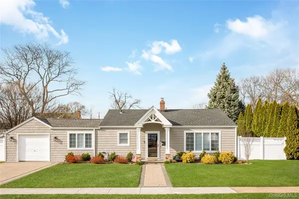 199 Van Buren Street, Massapequa Park, NY 11762