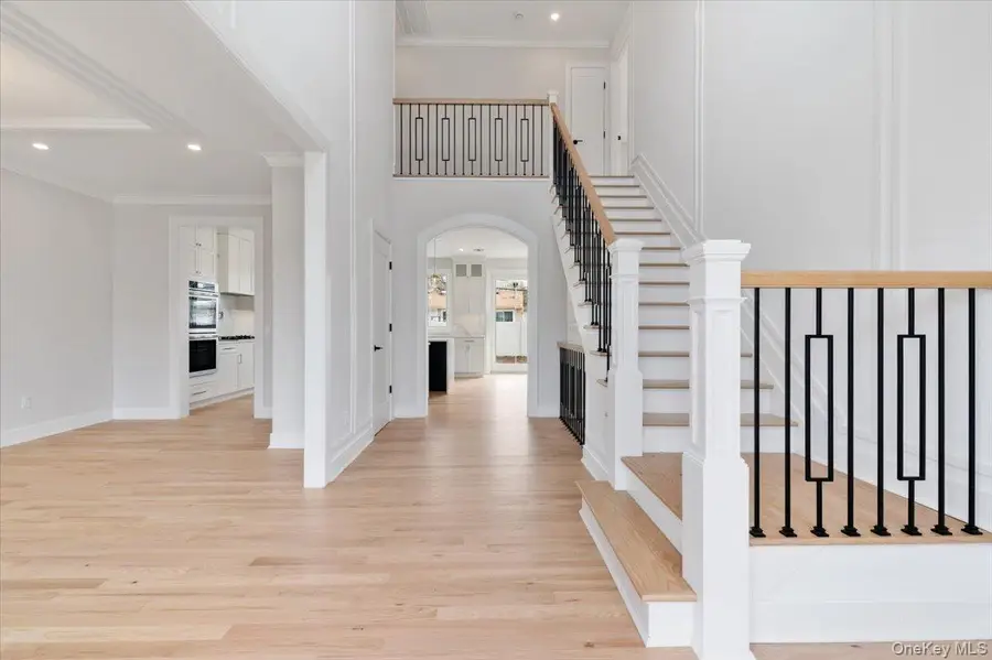 2 Winters Court, Plainview, NY 11803 - #3