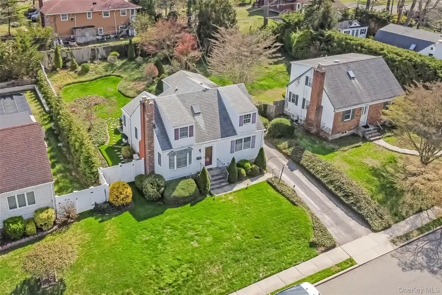 72 Seaman Road, Glen Cove, NY 11542 - #2