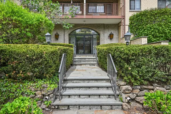 2221 Palmer Avenue #3R, New Rochelle, NY 10801