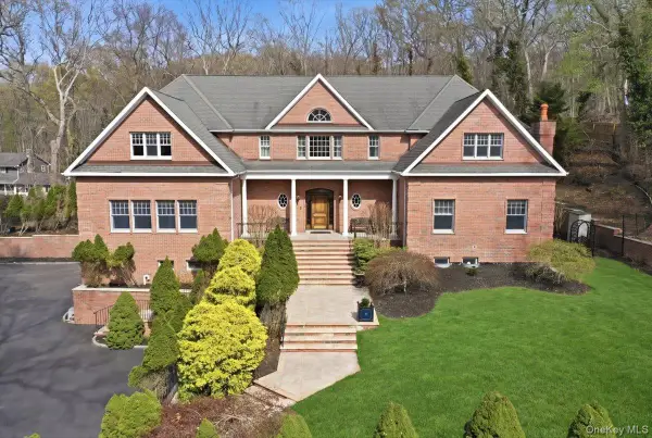 60 Harbor Road, Head Of The Harbor, NY 11780