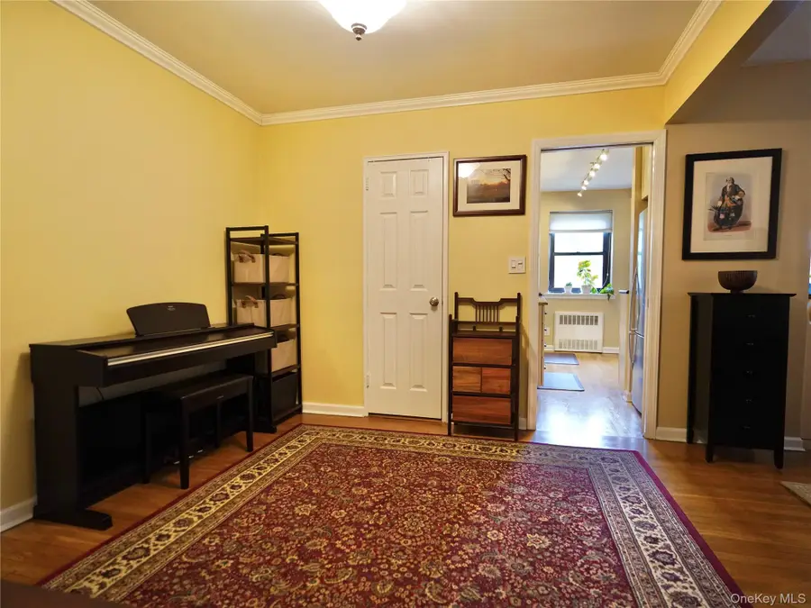 50 Brompton Road #3C, Great Neck, NY 11021 - #2