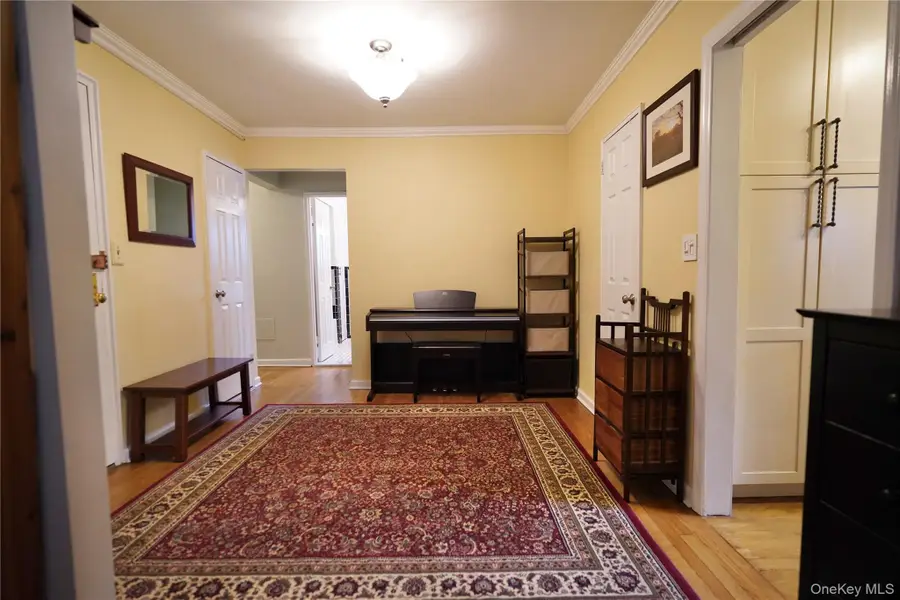 50 Brompton Road #3C, Great Neck, NY 11021 - #3