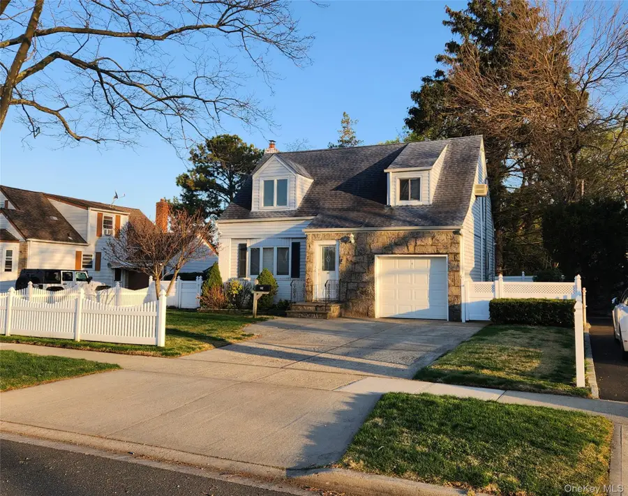 142 Morris Parkway, Valley Stream, NY 11580 - #2