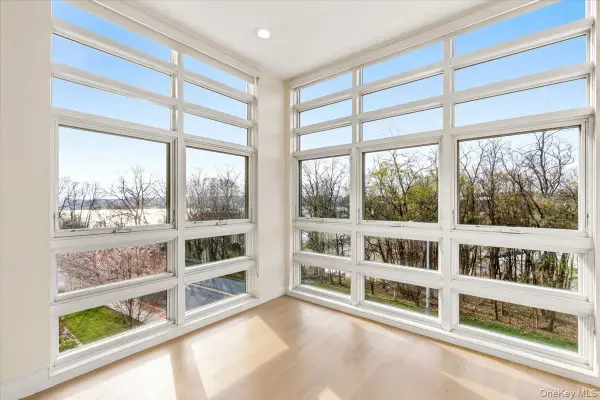 30 Beekman Street #207, Beacon, NY 12508