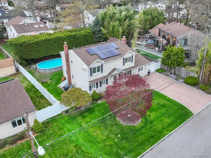 28 Cherokee Avenue, West Islip, NY 11795 - #2