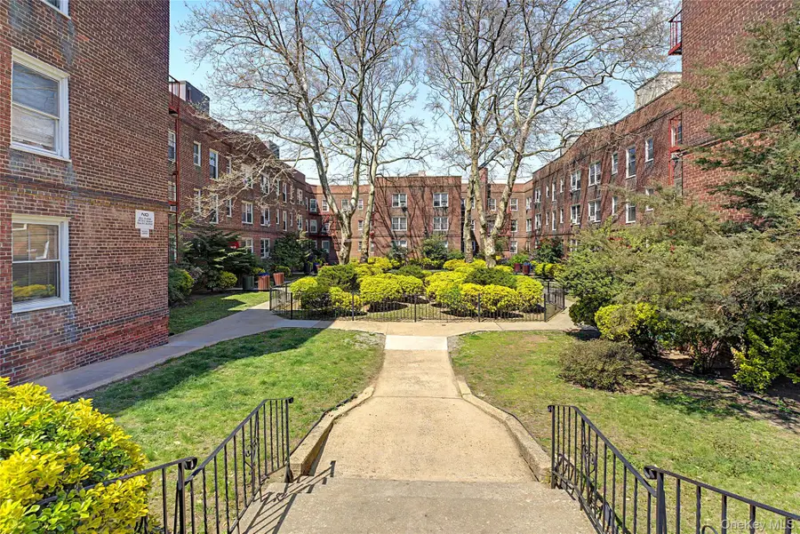 14137 79th Avenue #3O, Flushing, NY 11367 - #3