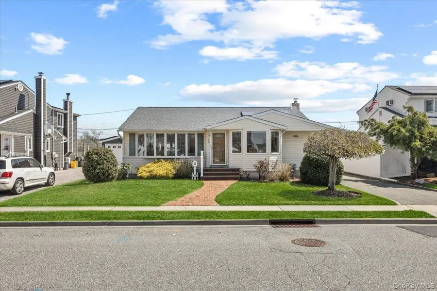 56 Haverford Road, Hicksville, NY 11801 - #2