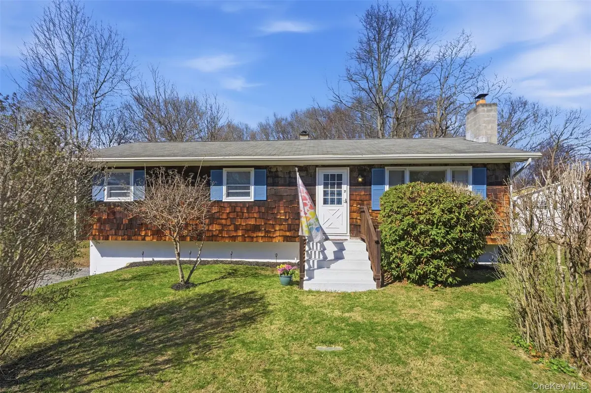7 Woodland Circle, Hyde Park, NY 12538 - #1