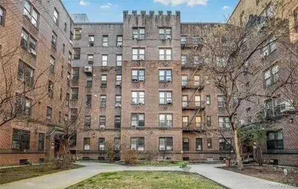 4220 Kissena Boulevard #E18, Flushing, NY 11355