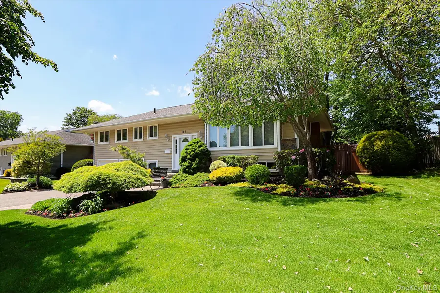 24 Tad Lane, Old Bethpage, NY 11804 - #2