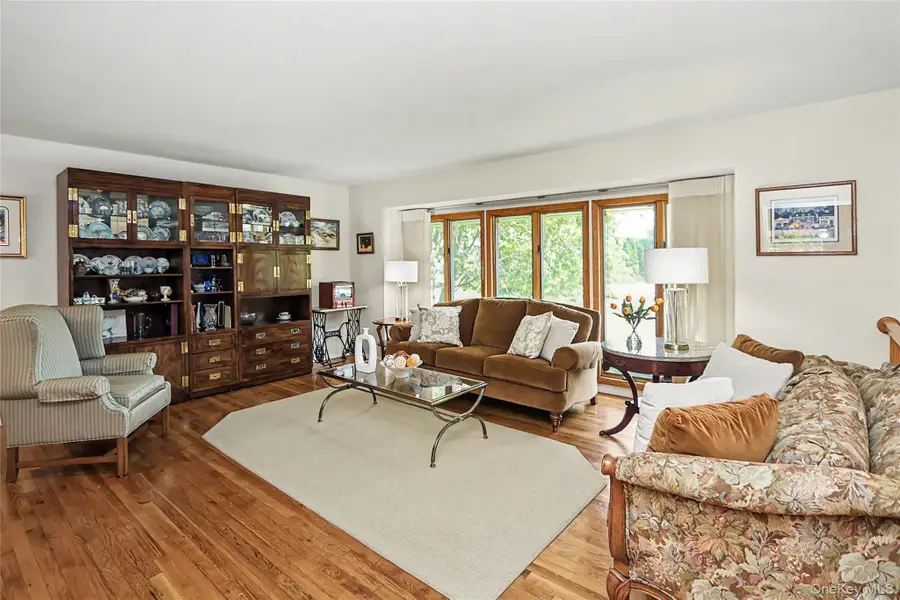 24 Tad Lane, Old Bethpage, NY 11804 - #3