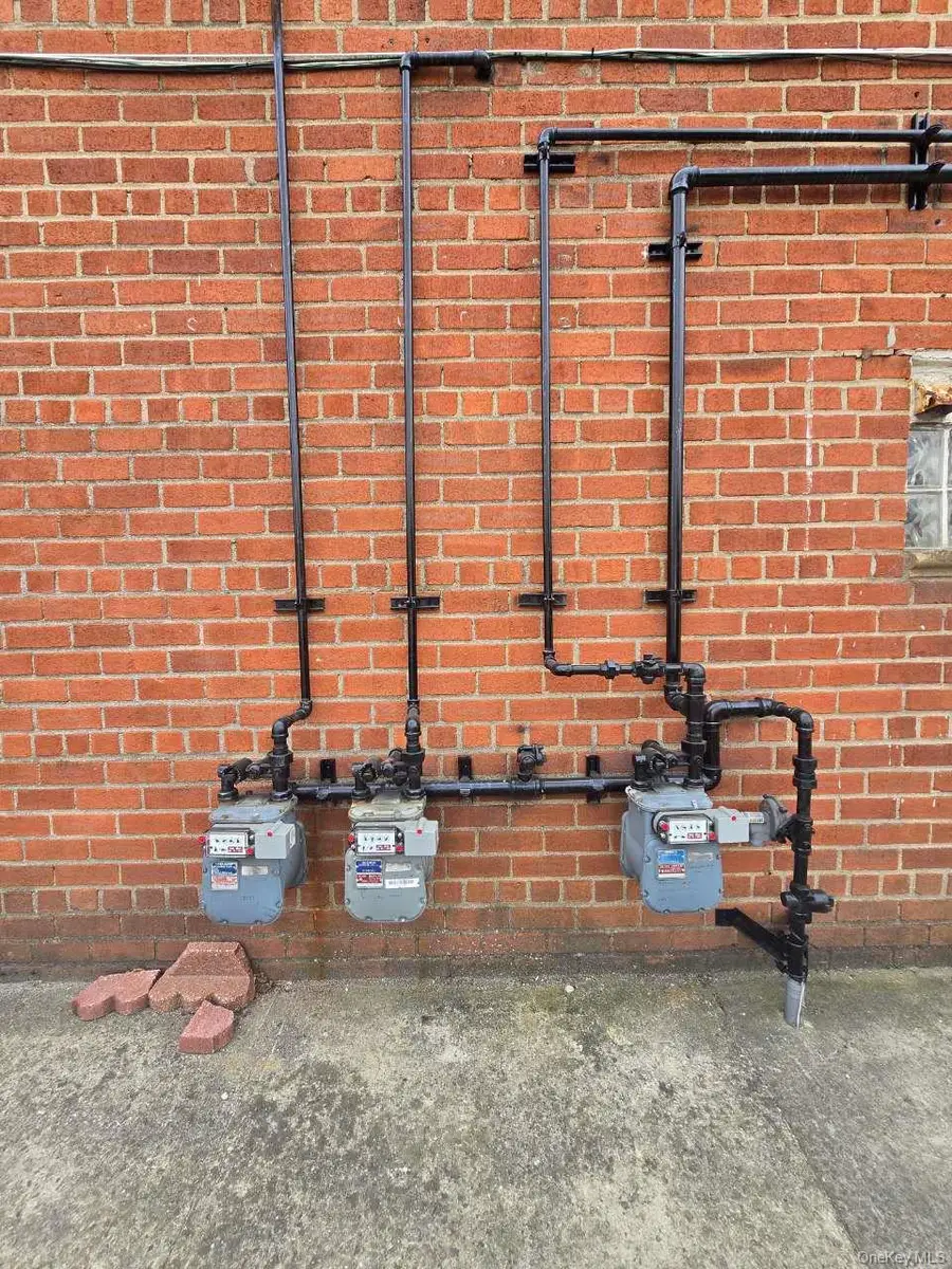 84-01 266th Street, Floral Park, NY 11001 - #3