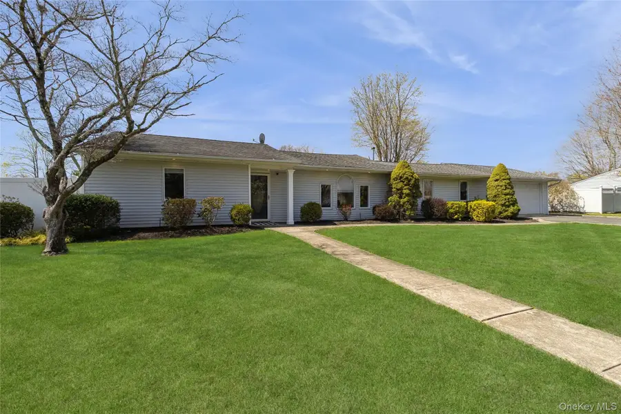 22 Hawthorne Street, Mount Sinai, NY 11766 - #2