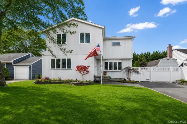 44 E End Avenue, Hicksville, NY 11801