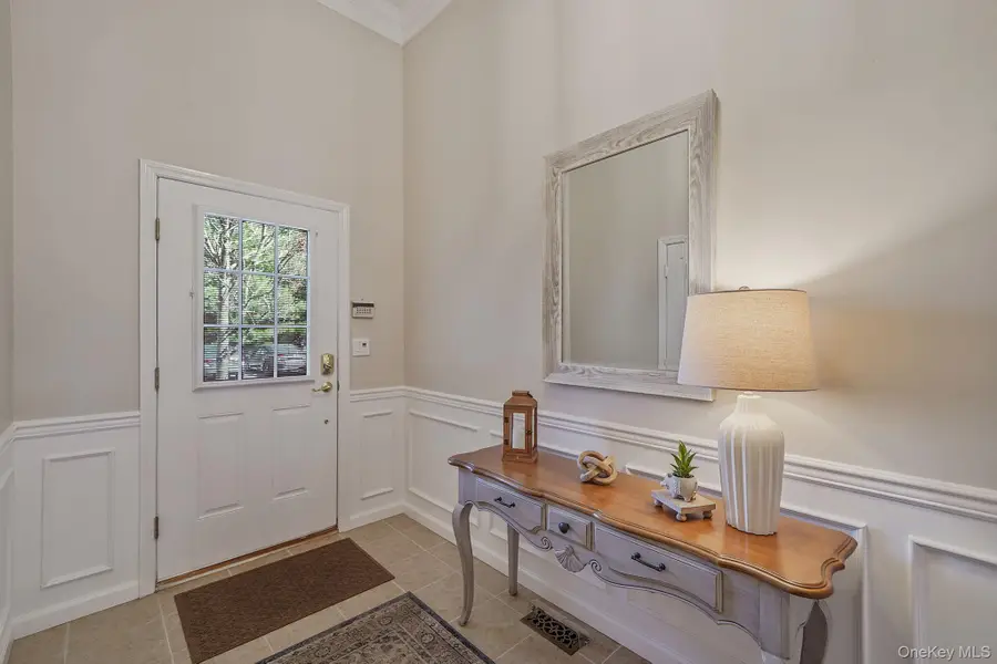 6 Sugar Pine Lane, Bay Shore, NY 11706 - #2