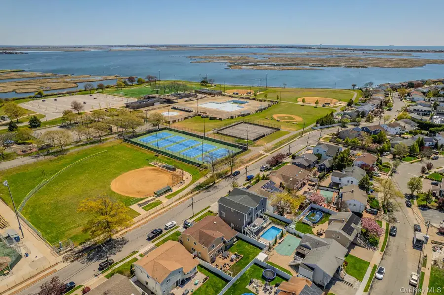 3810 Greentree Drive, Oceanside, NY 11572 - #3