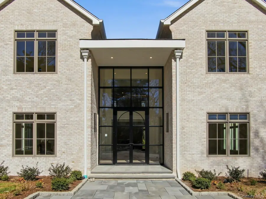 25 W Creek Farms Road, Sands Point, NY 11050 - #2