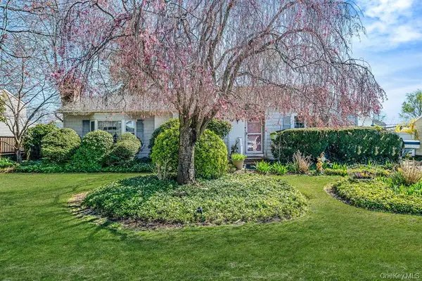 289 W 17th Street, Deer Park, NY 11729