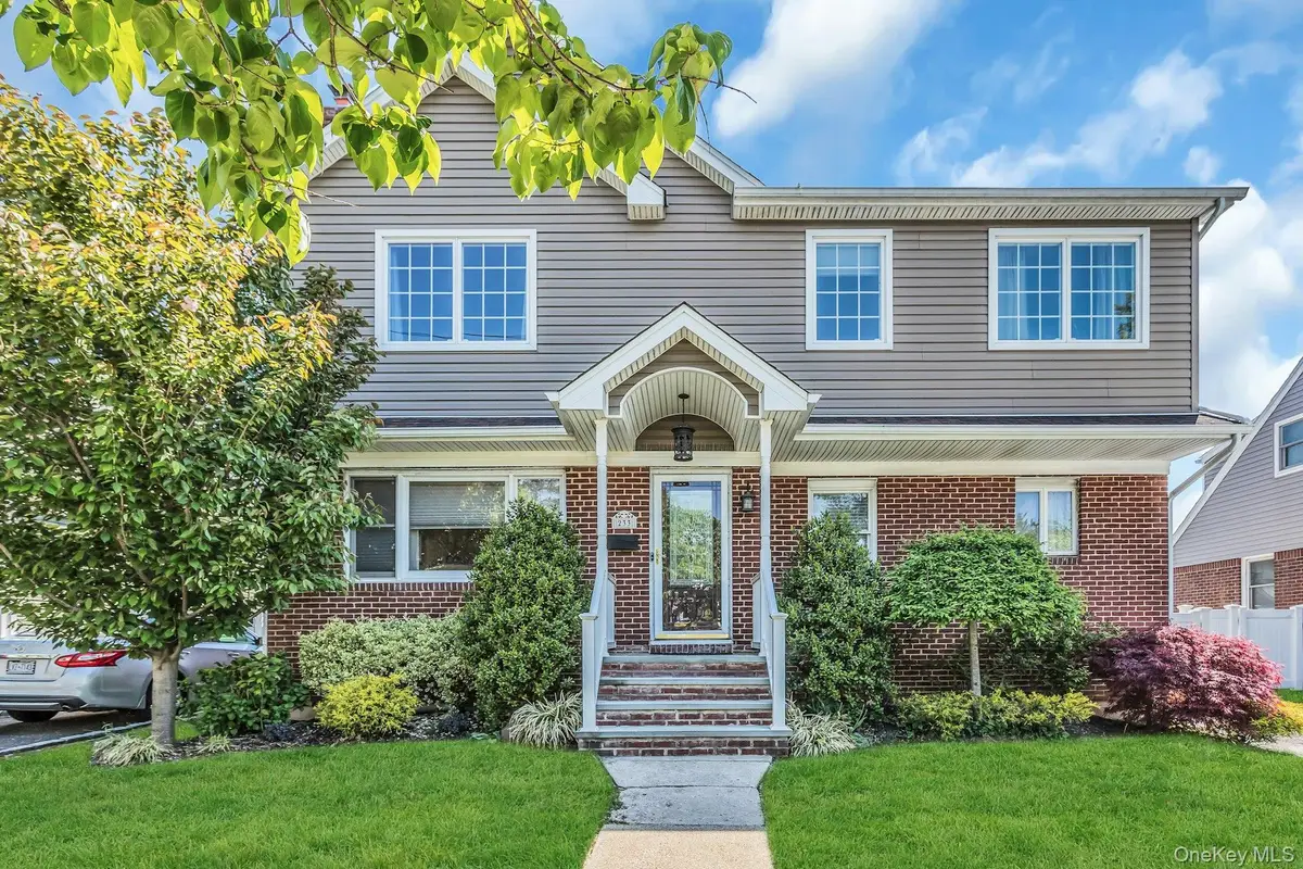 233 Collins Avenue, Williston Park, NY 11596 - #1
