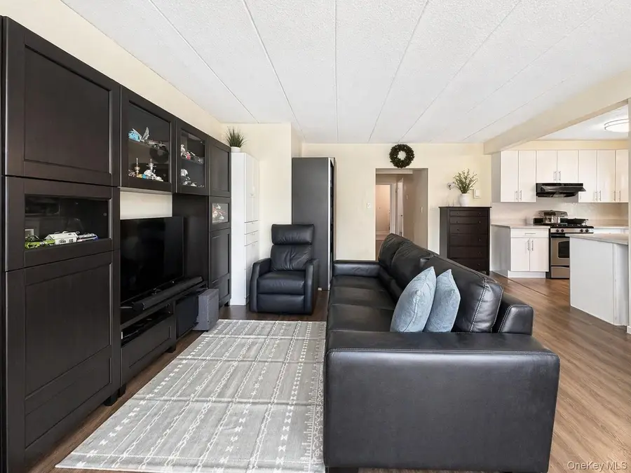 14726 Roosevelt Avenue, Flushing, NY 11354 - #3