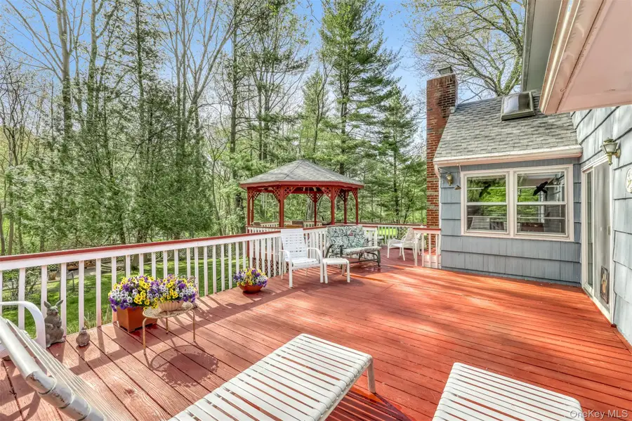 16 Sterling Forest Lane, Suffern, NY 10901 - #3