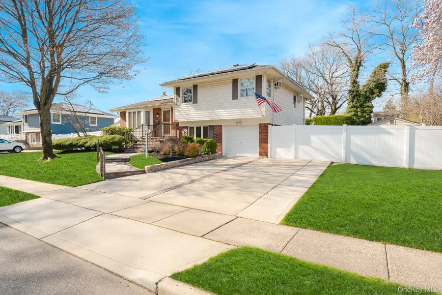 33 Parkdale Drive, Farmingdale, NY 11735 - #2