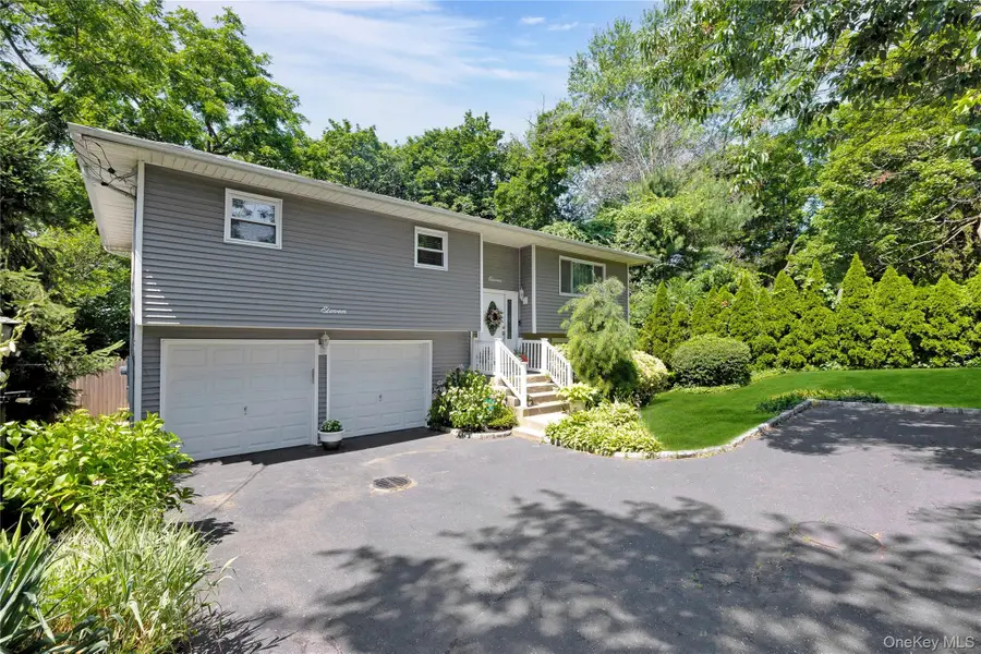 11 Margaret Lane, Huntington, NY 11743 - #2
