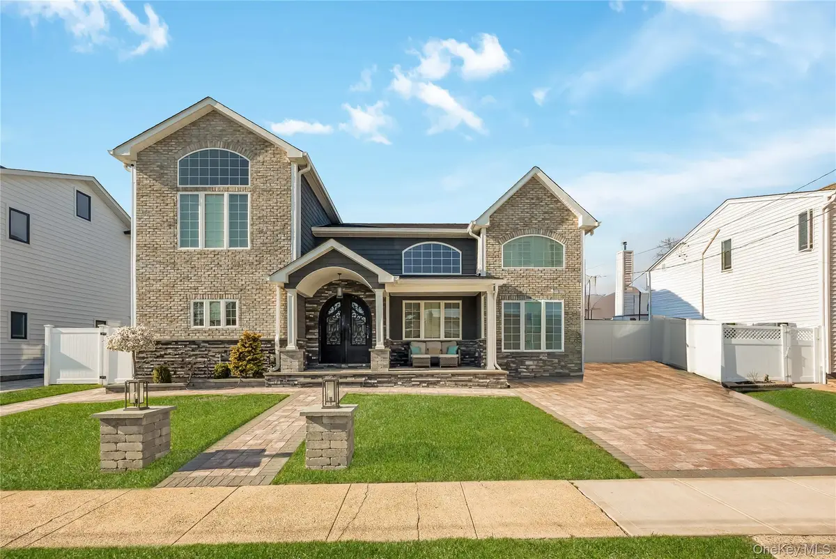 42 Sandy Lane, Massapequa, NY 11758 - #1